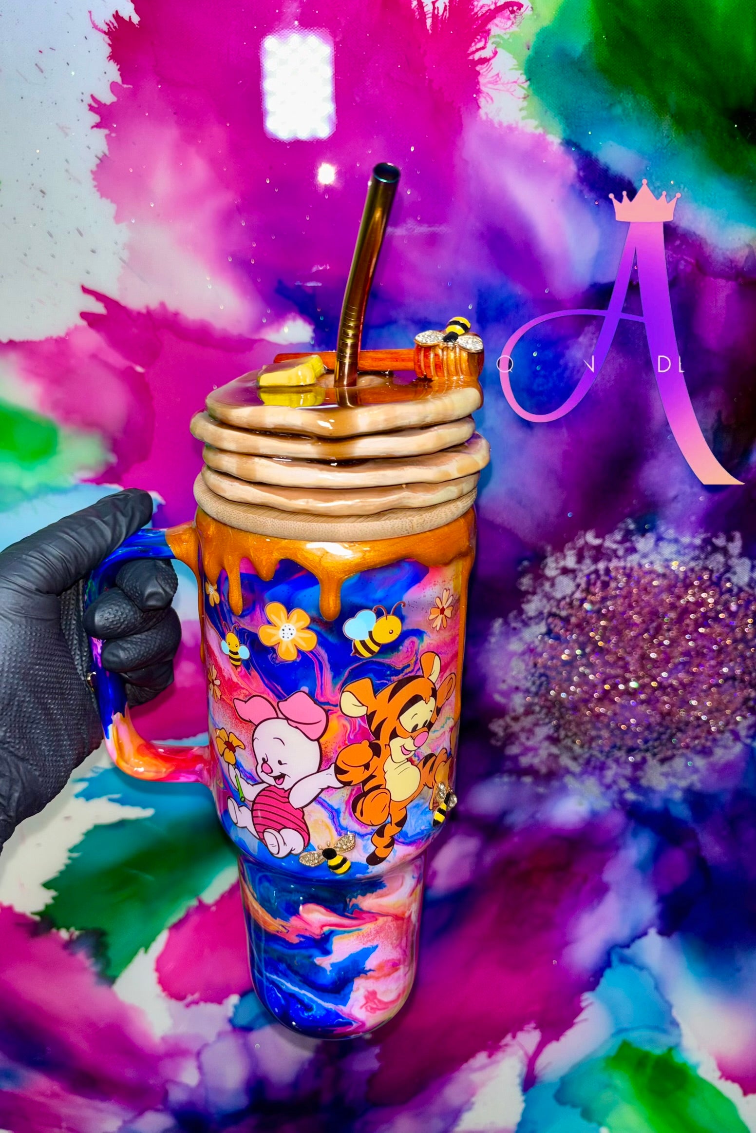 🍯🥞🐝✨”Pooh’s Pancake Paradise”
40 OZ.  (GLASS) Tumbler W/Handle & Pancake Topper ✨PREMIUM✨