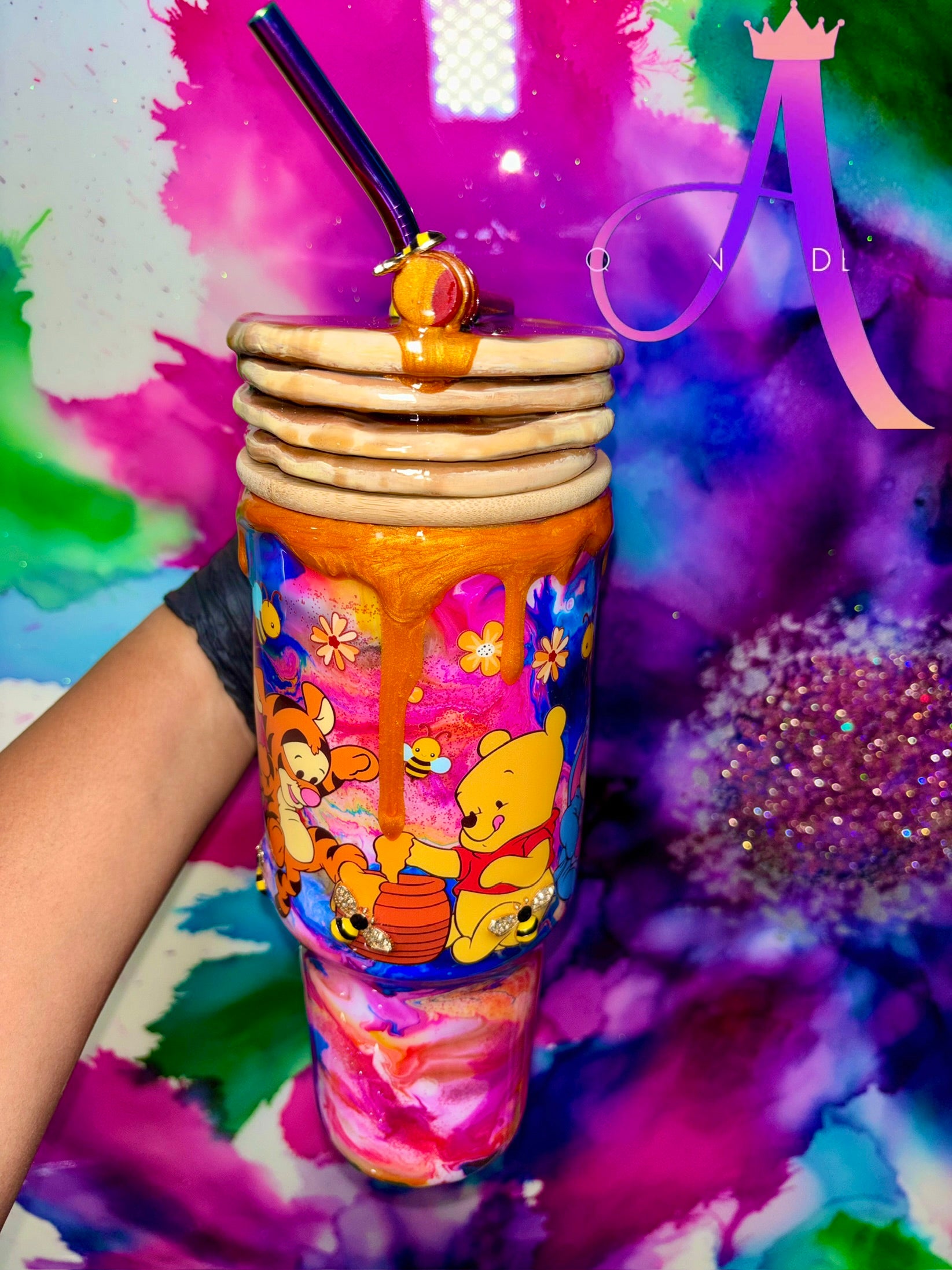 🍯🥞🐝✨”Pooh’s Pancake Paradise”
40 OZ.  (GLASS) Tumbler W/Handle & Pancake Topper ✨PREMIUM✨